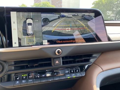 New 2026 Toyota Crown Signia AWD/4WD image 11