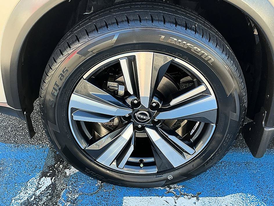 Certified 2022 Nissan Rogue SL w/ SL Premium Package FWD image 8