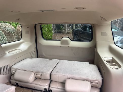 Used 2009 Cadillac Escalade AWD image 11