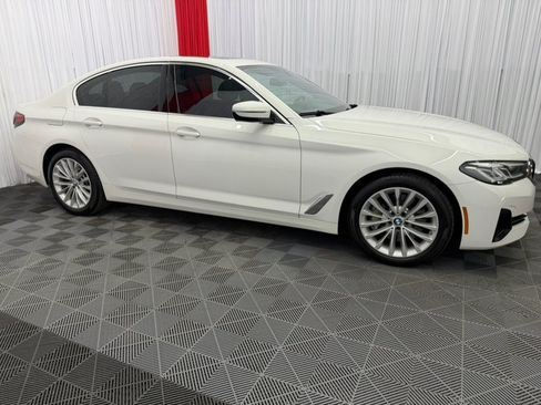 Used 2023 BMW 530i xDrive w/ Premium Package AWD/4WD image 4