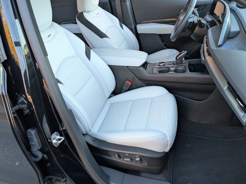 Used 2024 Cadillac XT4 Sport image 20