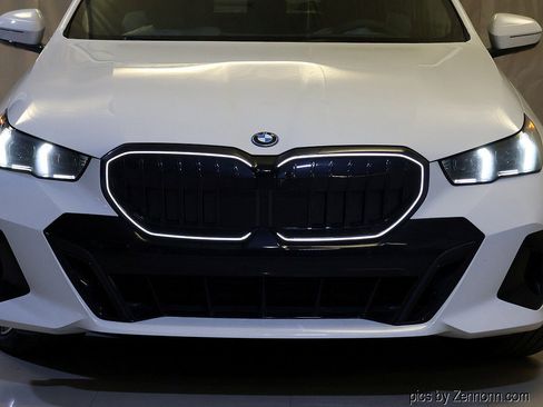 New 2026 BMW 550e xDrive w/ Executive Package image 6