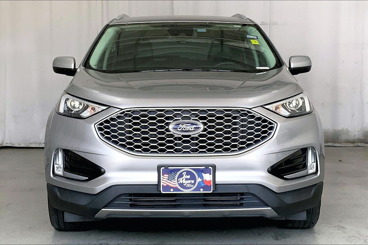 Used 2023 Ford Edge SEL w/ Convenience Package AWD/4WD image 3