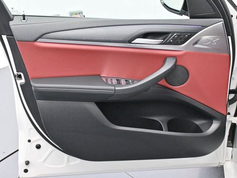 Used 2024 BMW X3 M40i w/ Premium Package image 11