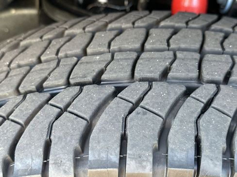 Used 2025 Chevrolet Silverado 2500 LTZ w/ LTZ Convenience Package image 12