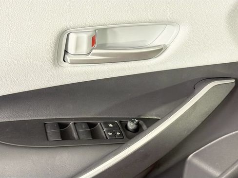 Used 2025 Toyota Corolla SE FWD image 22