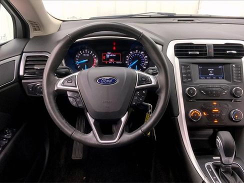 Used 2015 Ford Fusion SE w/ Equipment Group 201A image 5
