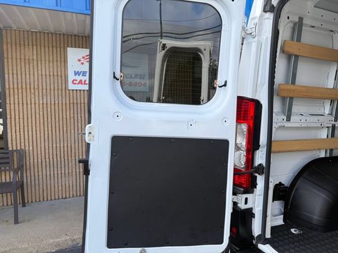 Used 2025 RAM ProMaster 2500 w/ U-Haul Equipment Group FWD image 17