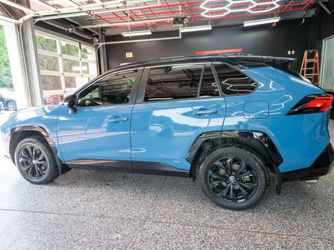 Used 2022 Toyota RAV4 XSE AWD/4WD image 2