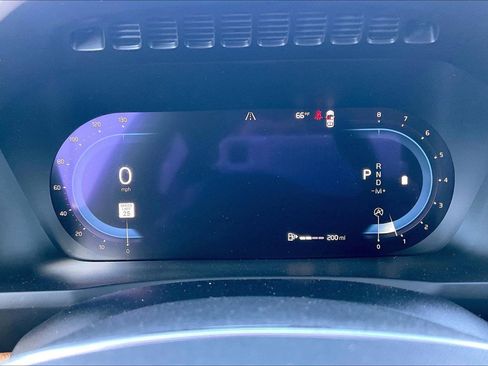 Used 2023 Volvo XC90 B6 Plus image 23