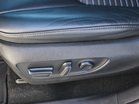 Certified 2023 Toyota Highlander XSE image 22