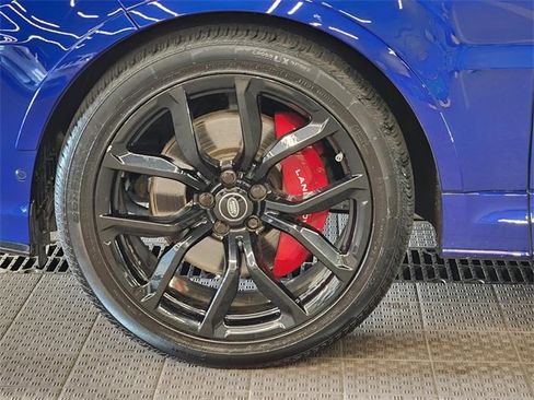 Used 2022 Land Rover Range Rover Sport SVR image 11