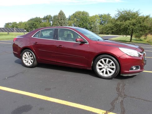 Used 2015 Chevrolet Malibu LT FWD image 3