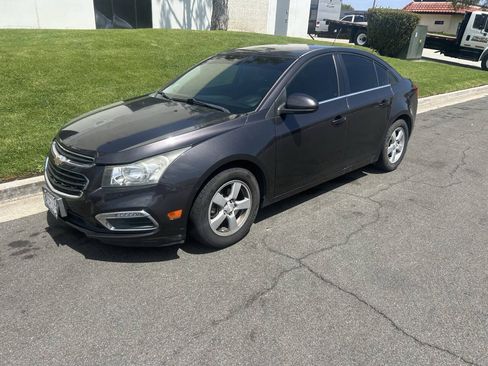 Used 2015 Chevrolet Cruze LT FWD image 2