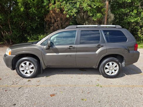 Used 2011 Mitsubishi Endeavor LS AWD/4WD image 4
