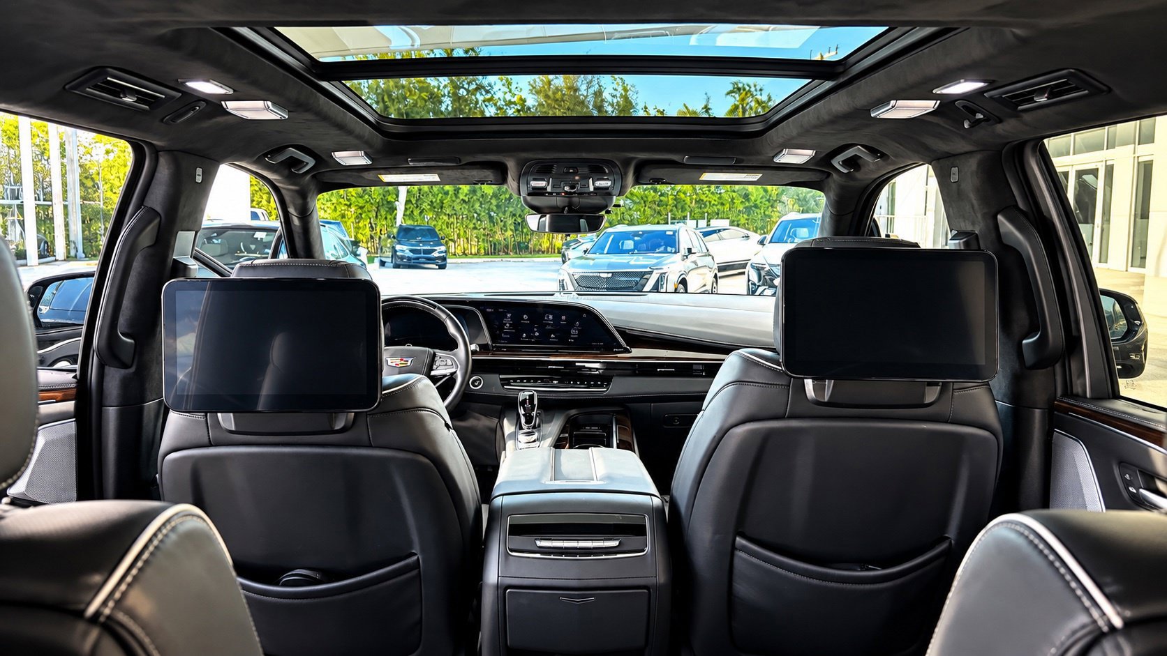 Used 2023 Cadillac Escalade ESV Sport Platinum w/ LPO, ONYX Package RWD image 12