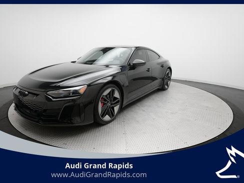 Used 2022 Audi RS e-tron GT image 1