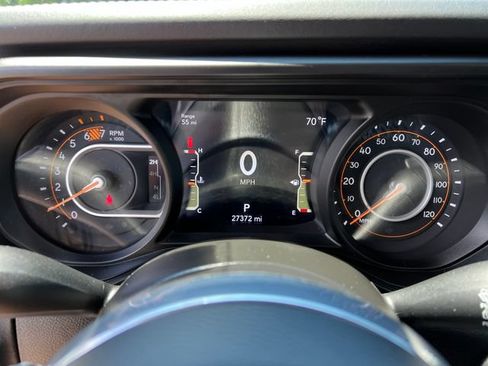 Used 2025 Jeep Wrangler Unlimited Sahara AWD/4WD image 21
