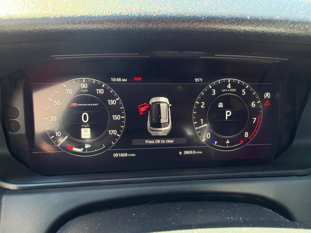 Used 2019 Land Rover Range Rover Velar R-Dynamic SE AWD/4WD image 2