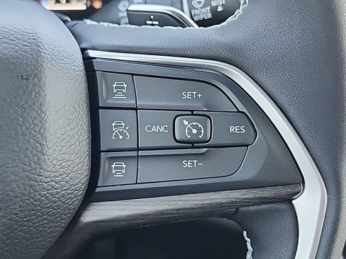 New 2025 Jeep Grand Cherokee L Limited w/ Black Appearance Package image 32