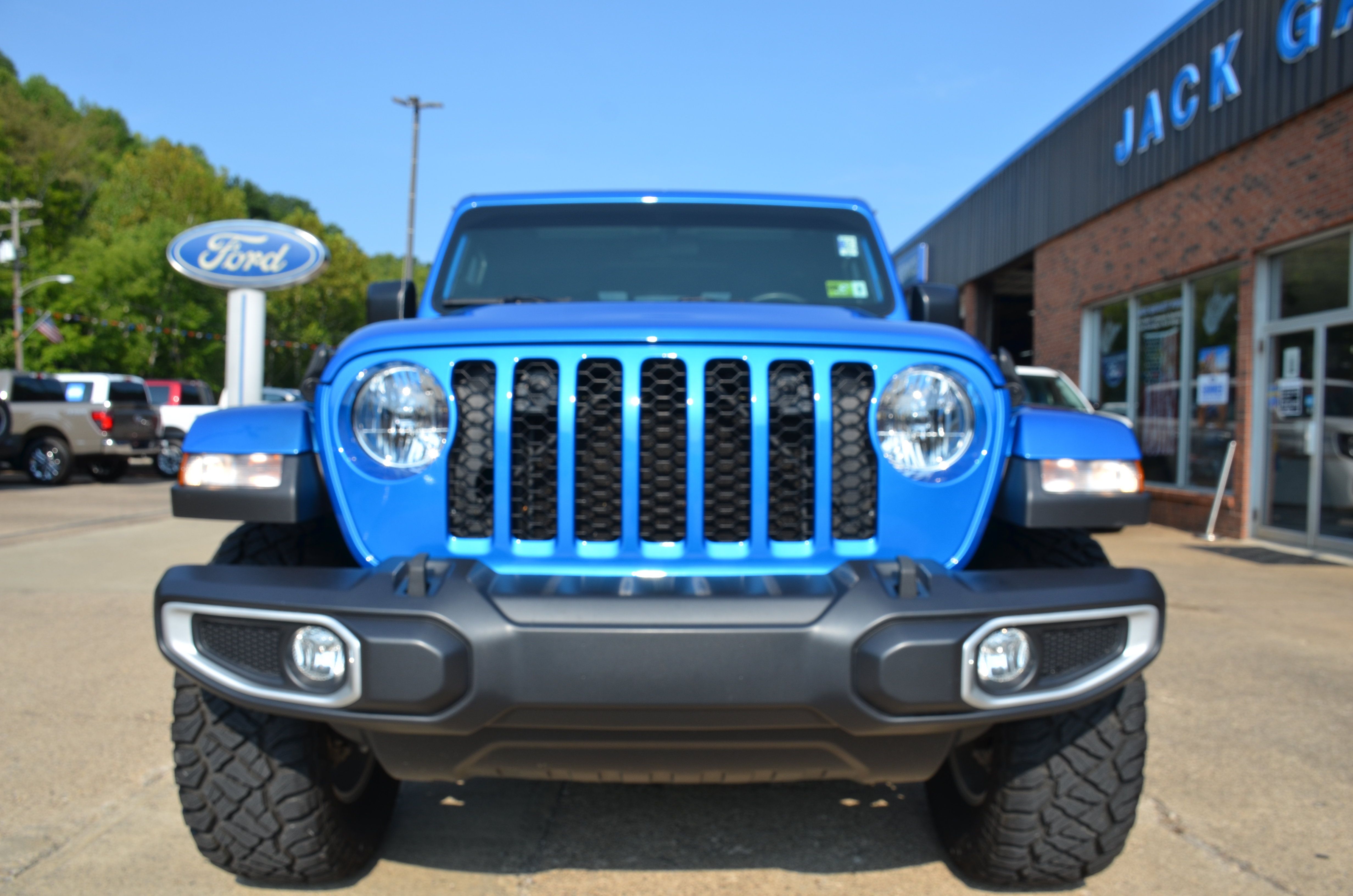 Used 2023 Jeep Gladiator Sport AWD/4WD image 5
