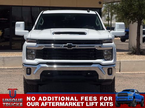 Used 2024 Chevrolet Silverado 2500 LT w/ All Star Edition AWD/4WD image 2