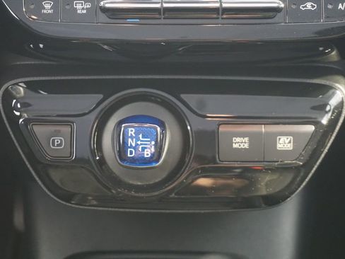 Certified 2019 Toyota Prius LE FWD image 27