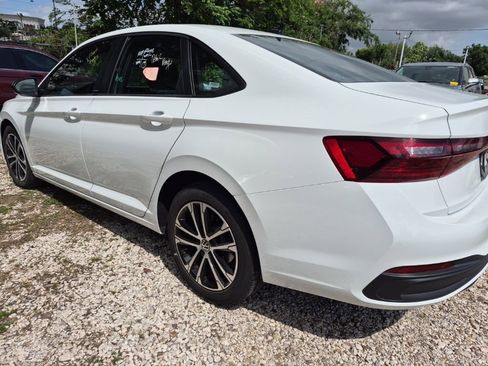 Used 2025 Volkswagen Jetta Sport image 2