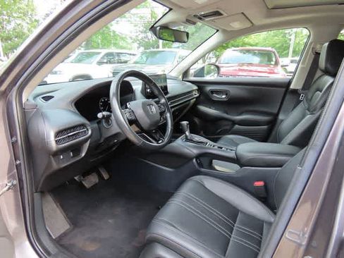 Certified 2024 Honda HR-V EX-L image 2