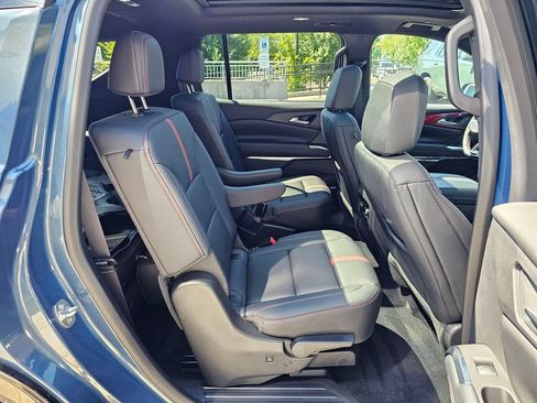 Used 2025 Chevrolet Traverse RS w/ LPO, Floor Liner Package AWD/4WD image 12