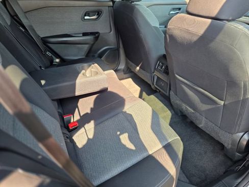 Used 2023 Nissan Rogue SV FWD image 38