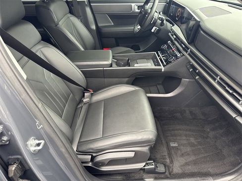 Used 2025 Hyundai Santa Fe SEL image 13