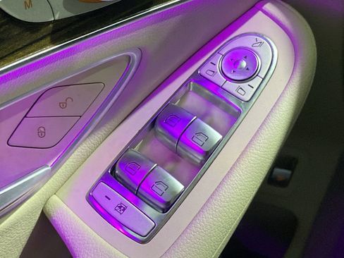 Certified 2022 Mercedes-Benz GLC 300 w/ Premium Package Lite image 9