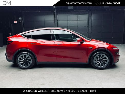 Used 2026 Tesla Model Y AWD image 7