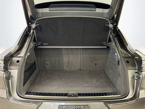 Used 2022 Porsche Cayenne Turbo AWD/4WD image 26