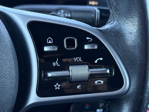 Used 2021 Mercedes-Benz GLB 250 image 18