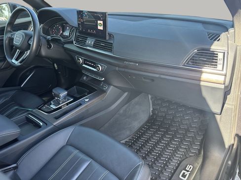 Used 2022 Audi Q5 2.0T Premium w/ Convenience Package image 6