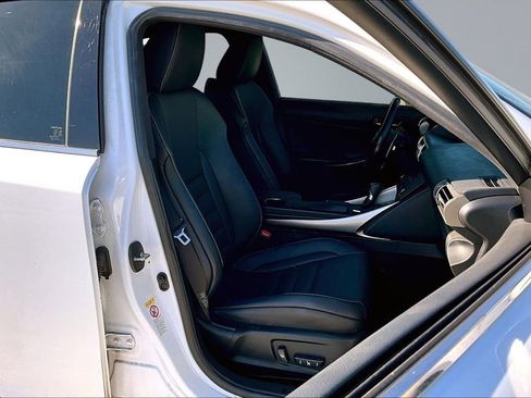 Used 2016 Lexus IS 200t RWD image 16
