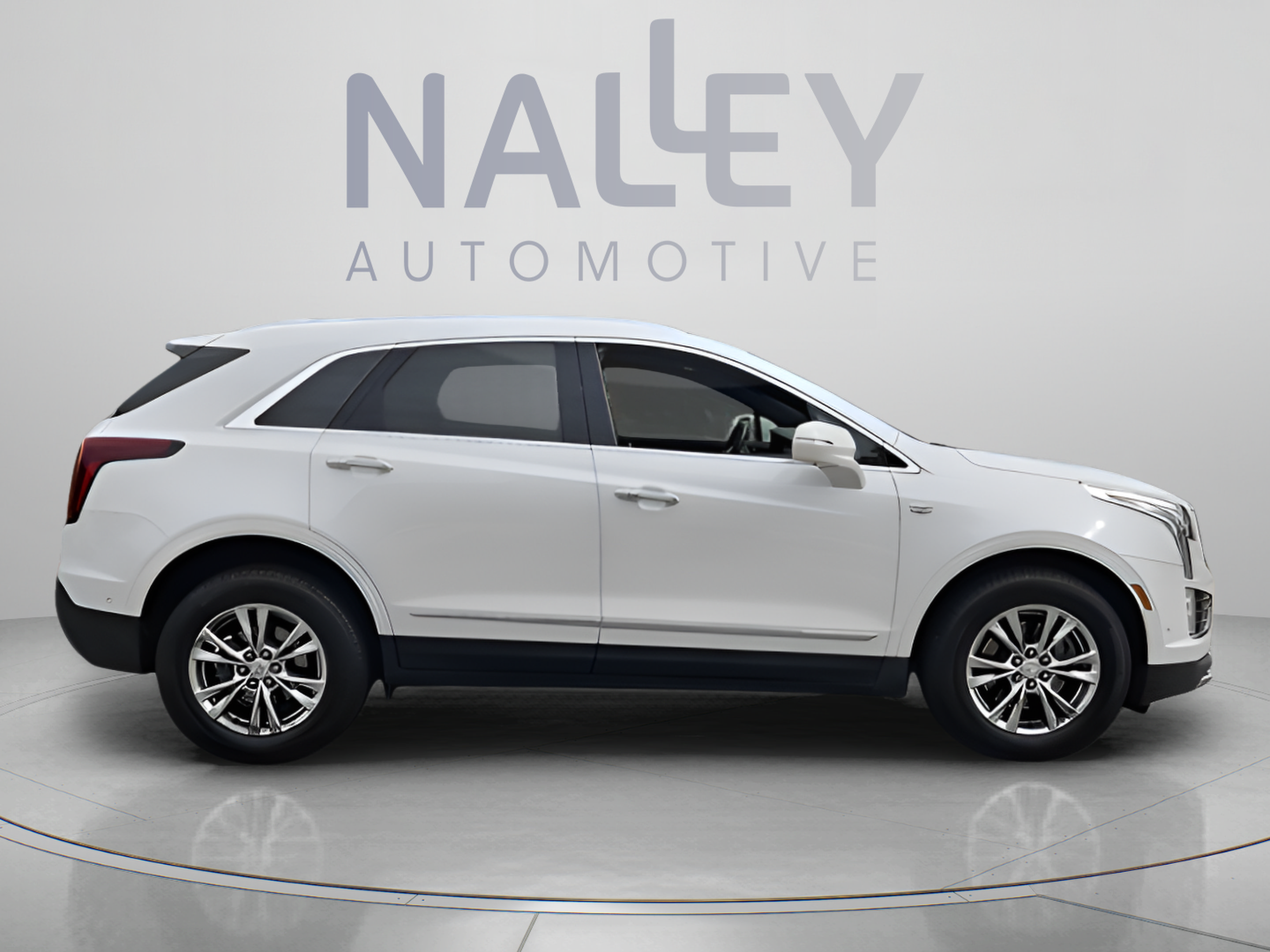 Used 2020 Cadillac XT5 Premium Luxury AWD/4WD image 4