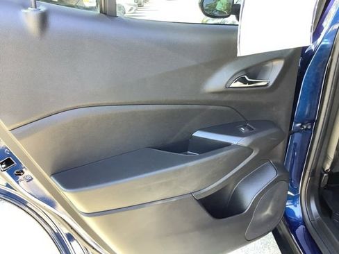 Used 2024 Chevrolet Trax LT w/ Driver Confidence Package FWD image 19