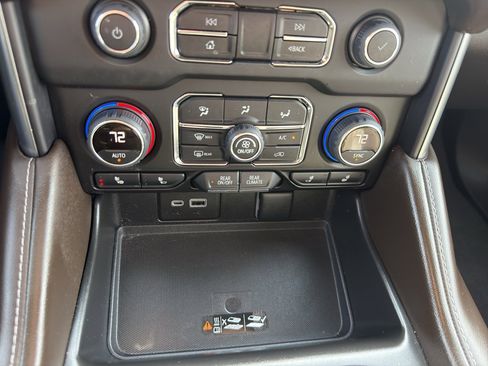 Used 2022 Chevrolet Tahoe LT w/ Luxury Package image 20