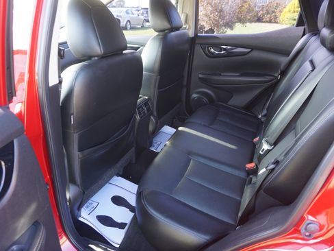 Used 2018 Nissan Rogue Sport SL w/ SL Premium Package image 8