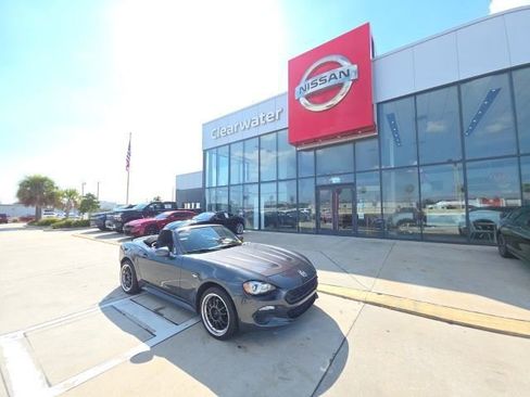 Used 2018 FIAT 124 Spider Classica w/ Technology Group image 2