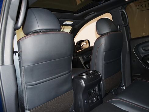 Used 2024 Nissan Titan PRO-4X w/ Pro-4x Convenience Package image 65