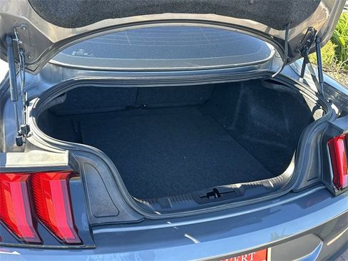 Used 2022 Ford Mustang Coupe image 19