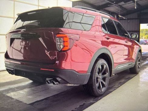 Used 2022 Ford Explorer ST w/ Equipment Group 401A image 4