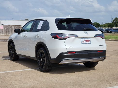 Used 2024 Honda HR-V Sport image 4