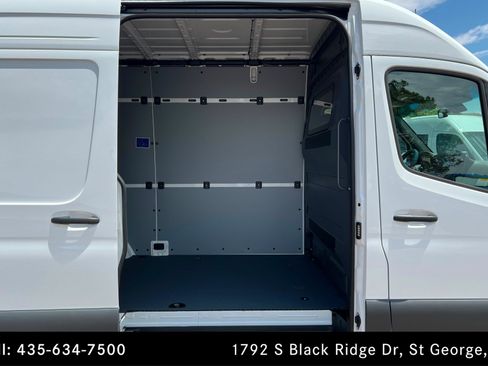 Used 2026 Mercedes-Benz Sprinter 2500 image 15