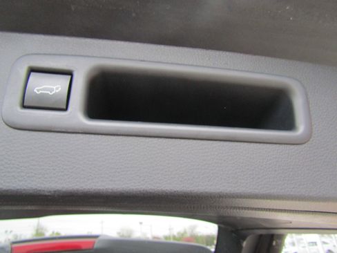 Used 2024 Toyota Highlander LE image 29