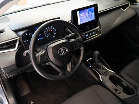 Used 2025 Toyota Corolla LE image 3